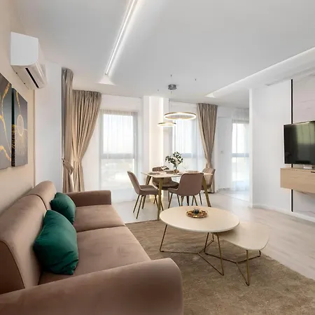 Lila - By Solinis Homes Apartment *