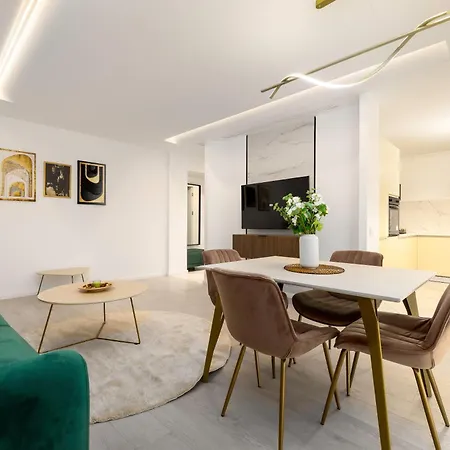 Lila - By Solinis Homes Apartment *