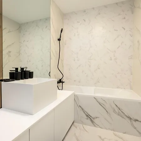 Lila - By Solinis Homes Apartment *