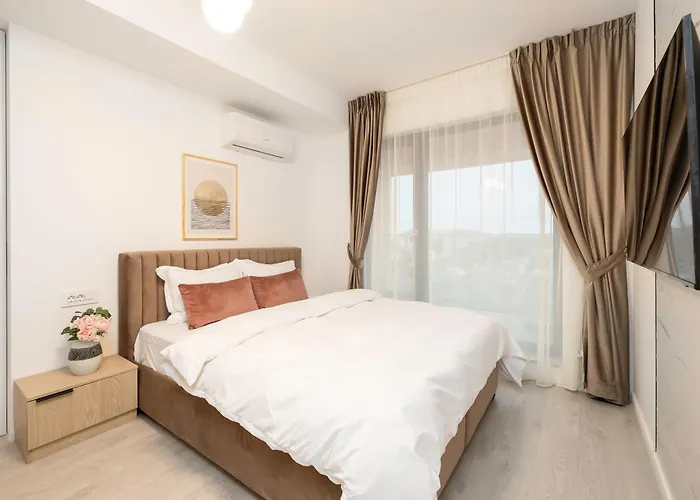 Lila - By Solinis Homes Apartment