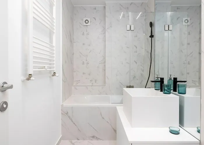 Lila - By Solinis Homes Apartment *